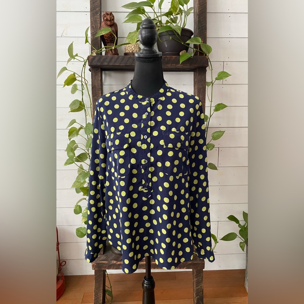 Gap: Blue Button Down Shirt with Green and White Polka Dots - Picture 4 of 17